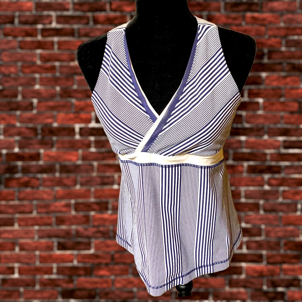 Lululemon tank / top excellent condition. Thick fabric